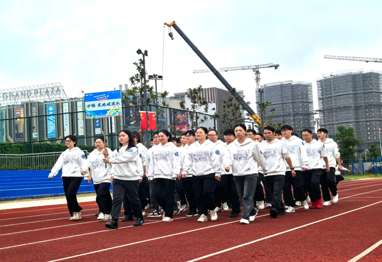 14、冲鸭  乘风破浪队2.jpg